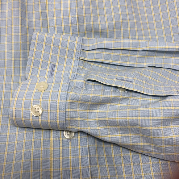 Eddie Bauer Wrinkle-Free Relaxed Fit Shirt (A) - Picture 4 of 5